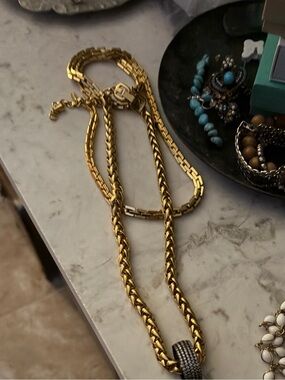 LZ’s jewelry pop-up